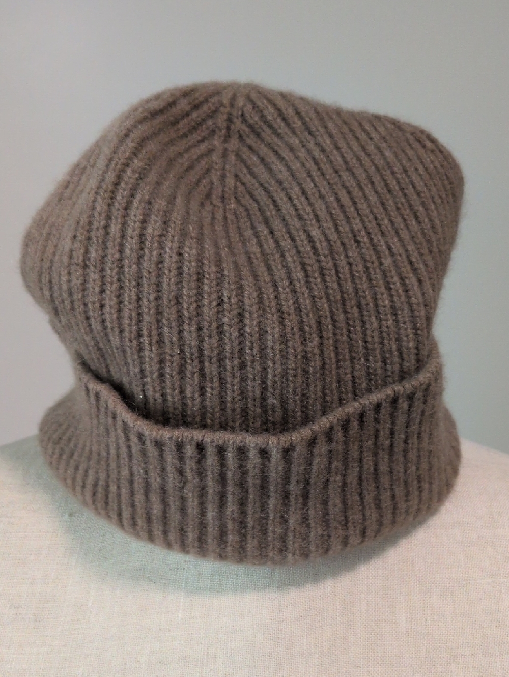 MKYNZE 100% Cashmere Ribbed Knit Beanie Hat - Taupe Brown